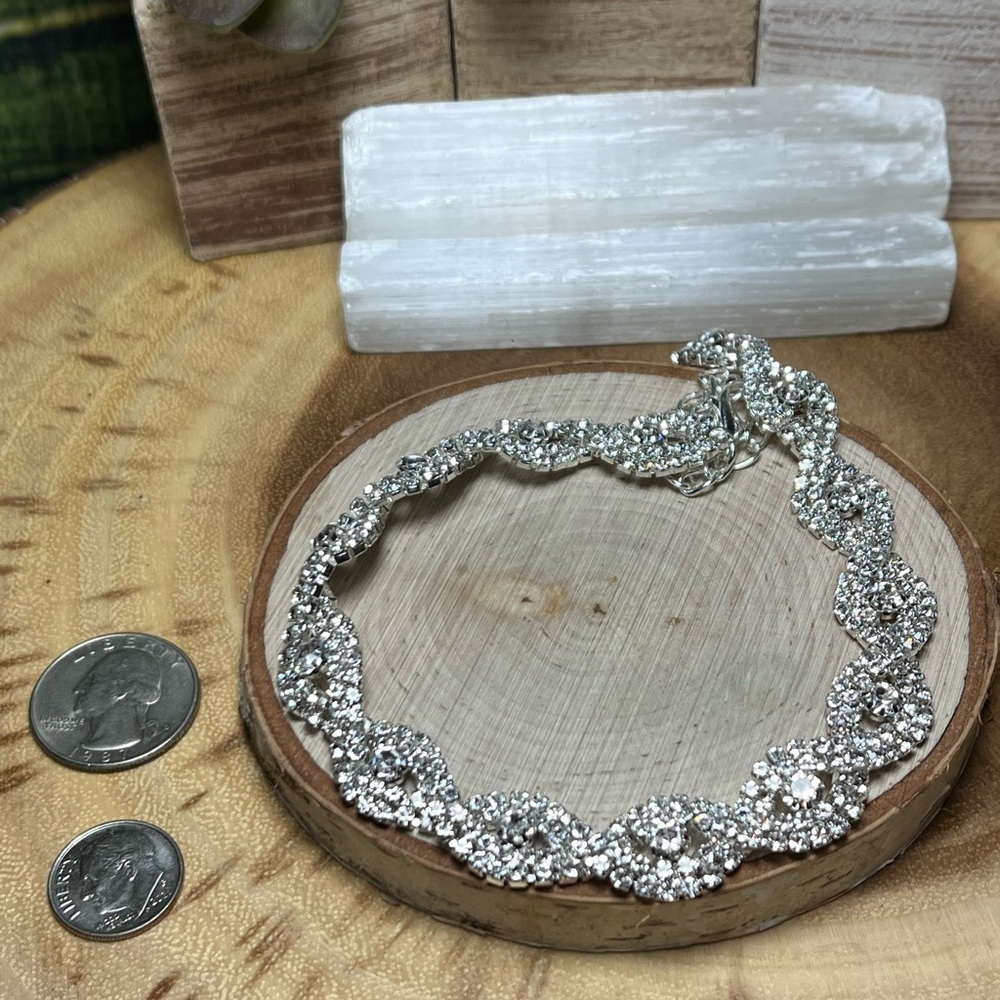 VTG| Rhinestone Crystal Twisted Necklace ✨🤍 - Picture 8 of 15